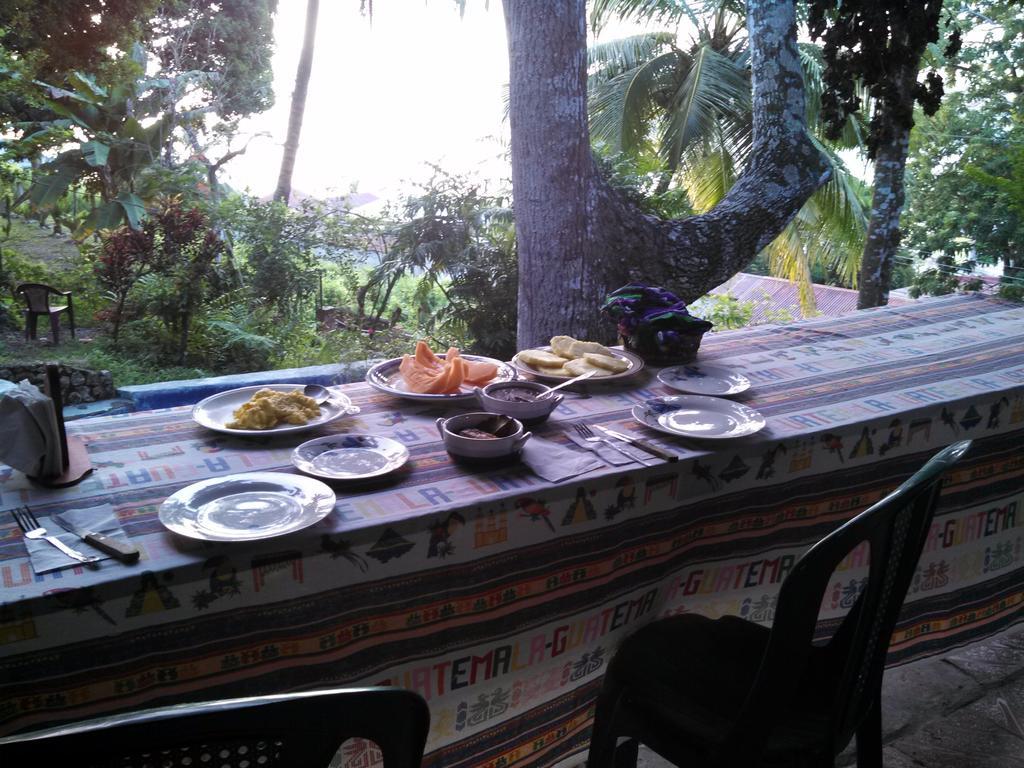 Zapote Tree Inn Flores Extérieur photo