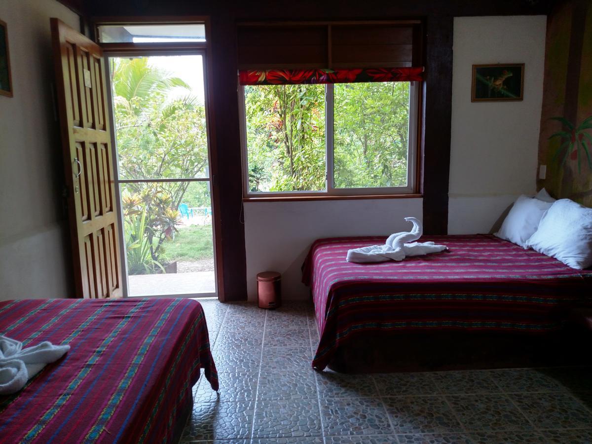 Zapote Tree Inn Flores Extérieur photo
